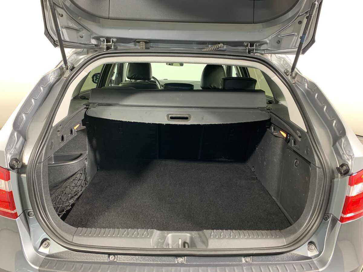 Lada (ВАЗ) Vesta с пробегом — 2020 год. Фото: #19