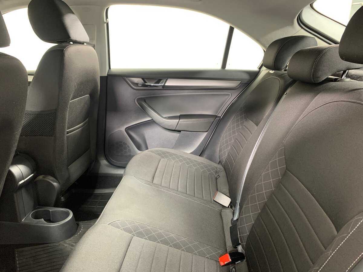 Skoda Rapid с пробегом — 2018 год. Фото: #18