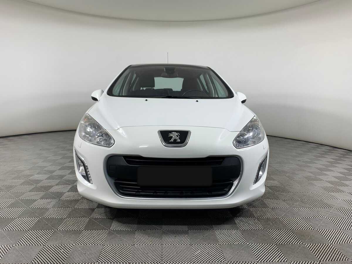 Peugeot 308 с пробегом — 2012 год. Фото: #1