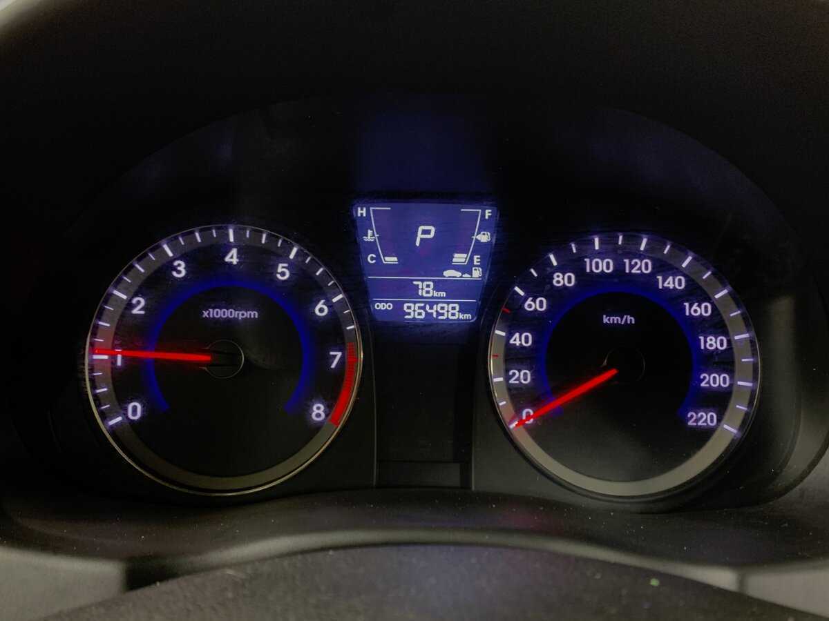 Hyundai Solaris с пробегом — 2013 год. Фото: #13