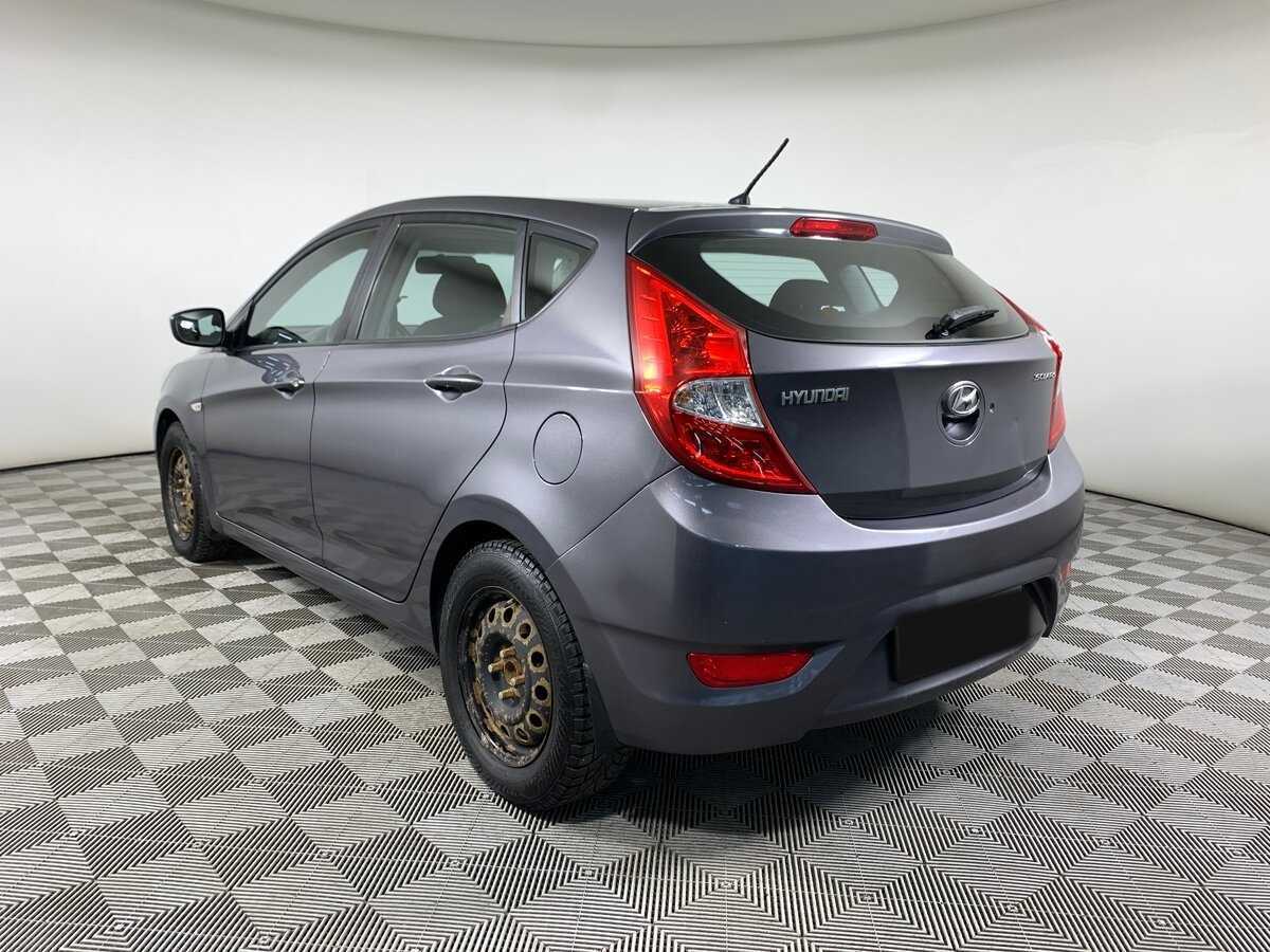 Hyundai Solaris с пробегом — 2012 год. Фото: #6
