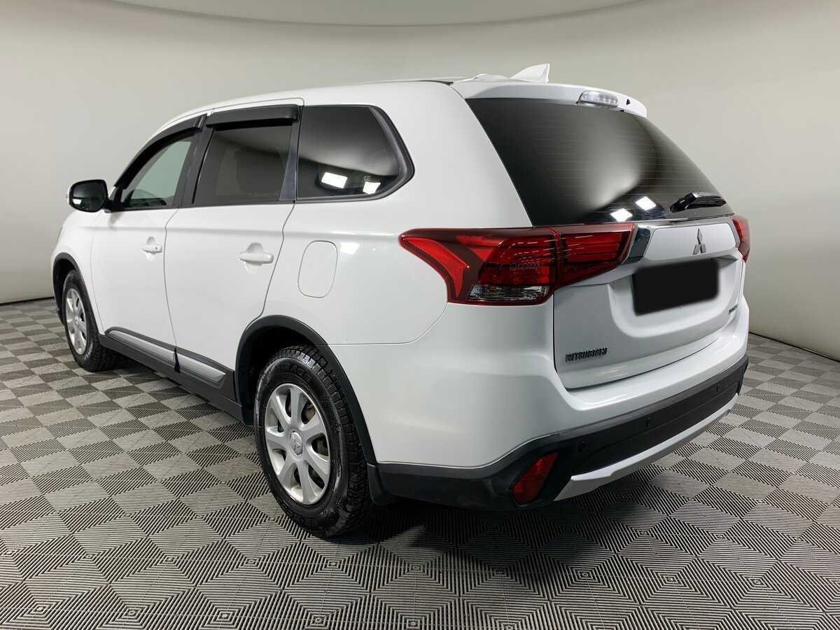 Mitsubishi Outlander с пробегом — 2017 год. Фото: #6