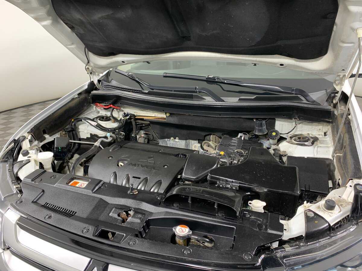 Mitsubishi Outlander с пробегом — 2017 год. Фото: #10