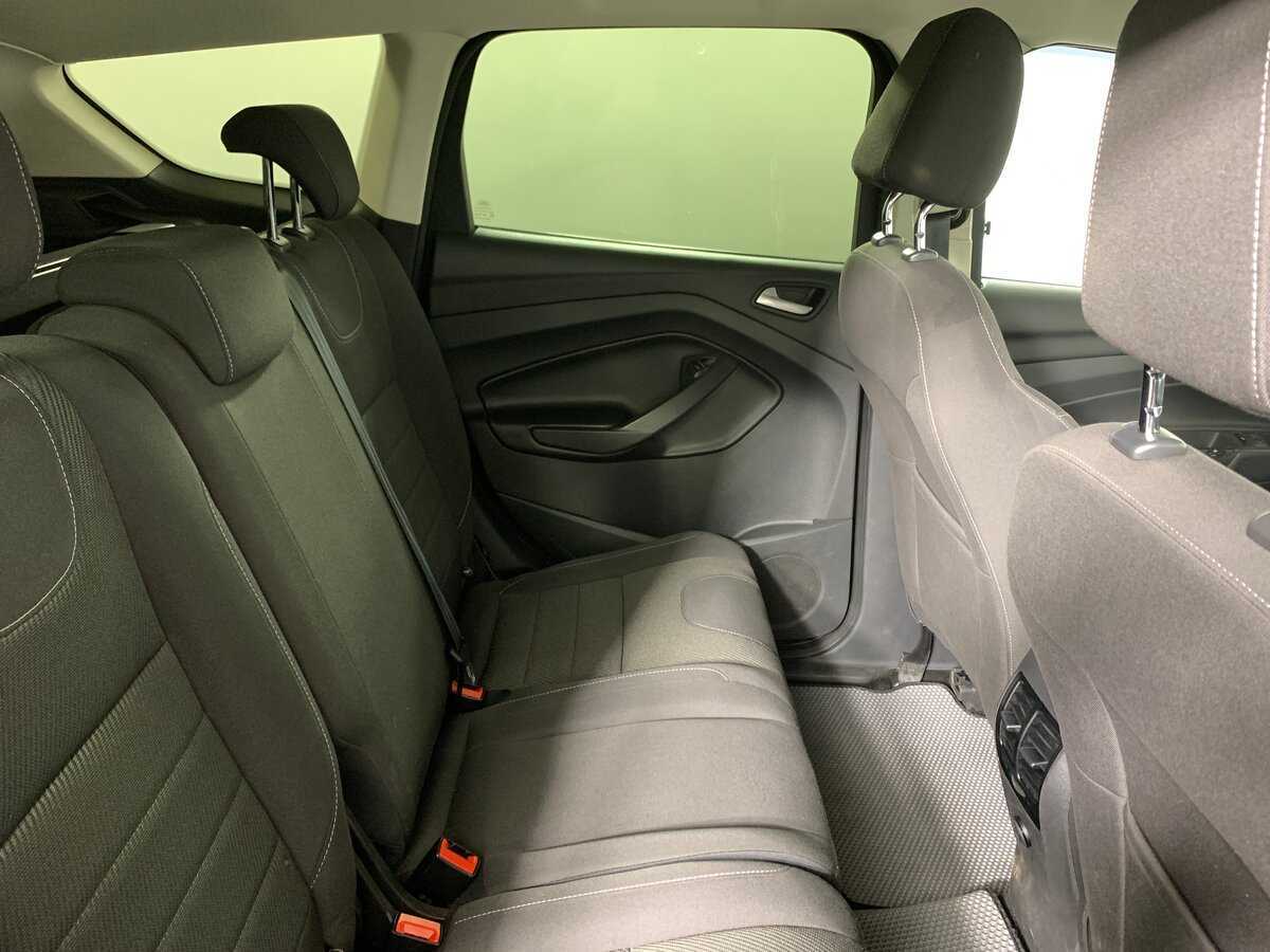 Ford Kuga с пробегом — 2015 год. Фото: #16