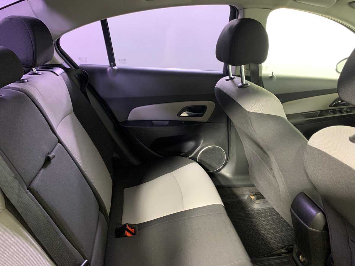 Chevrolet Cruze с пробегом — 2013 год. Фото: #15