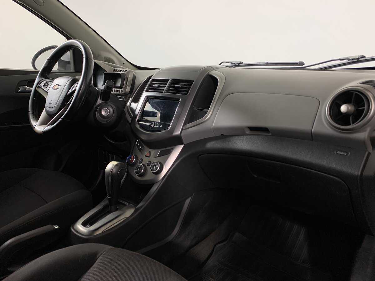 Chevrolet Aveo с пробегом — 2014 год. Фото: #13