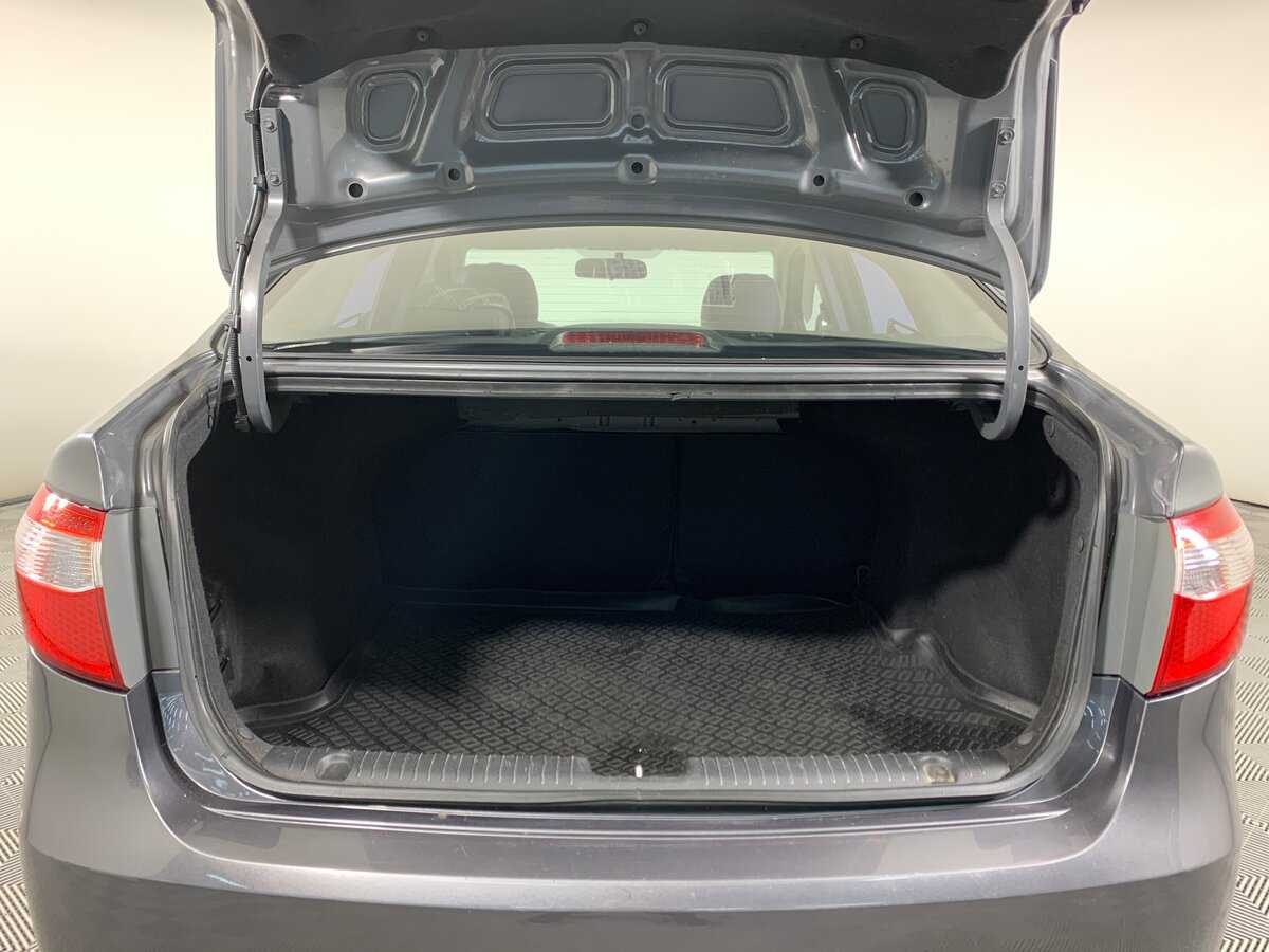 Kia Rio с пробегом — 2012 год. Фото: #18