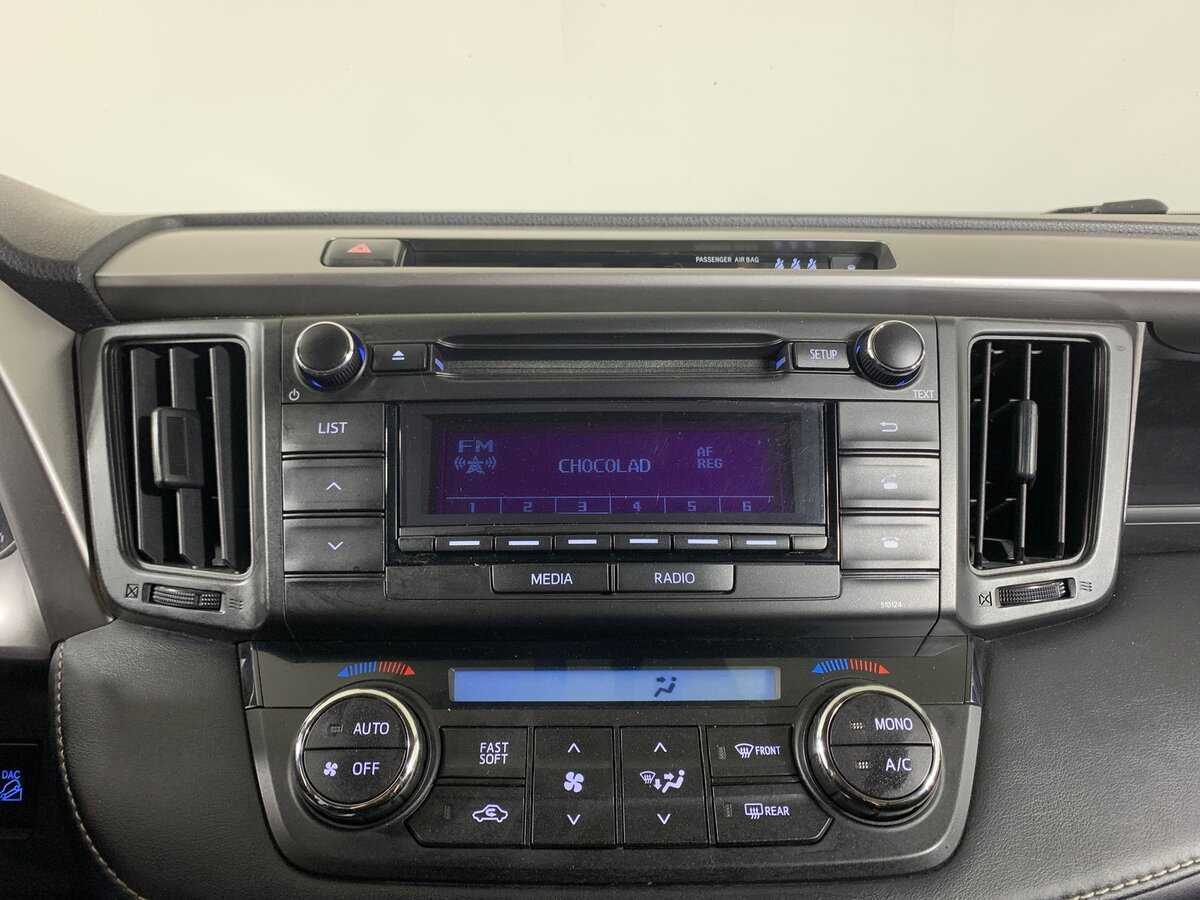 Toyota RAV4 с пробегом — 2018 год. Фото: #15