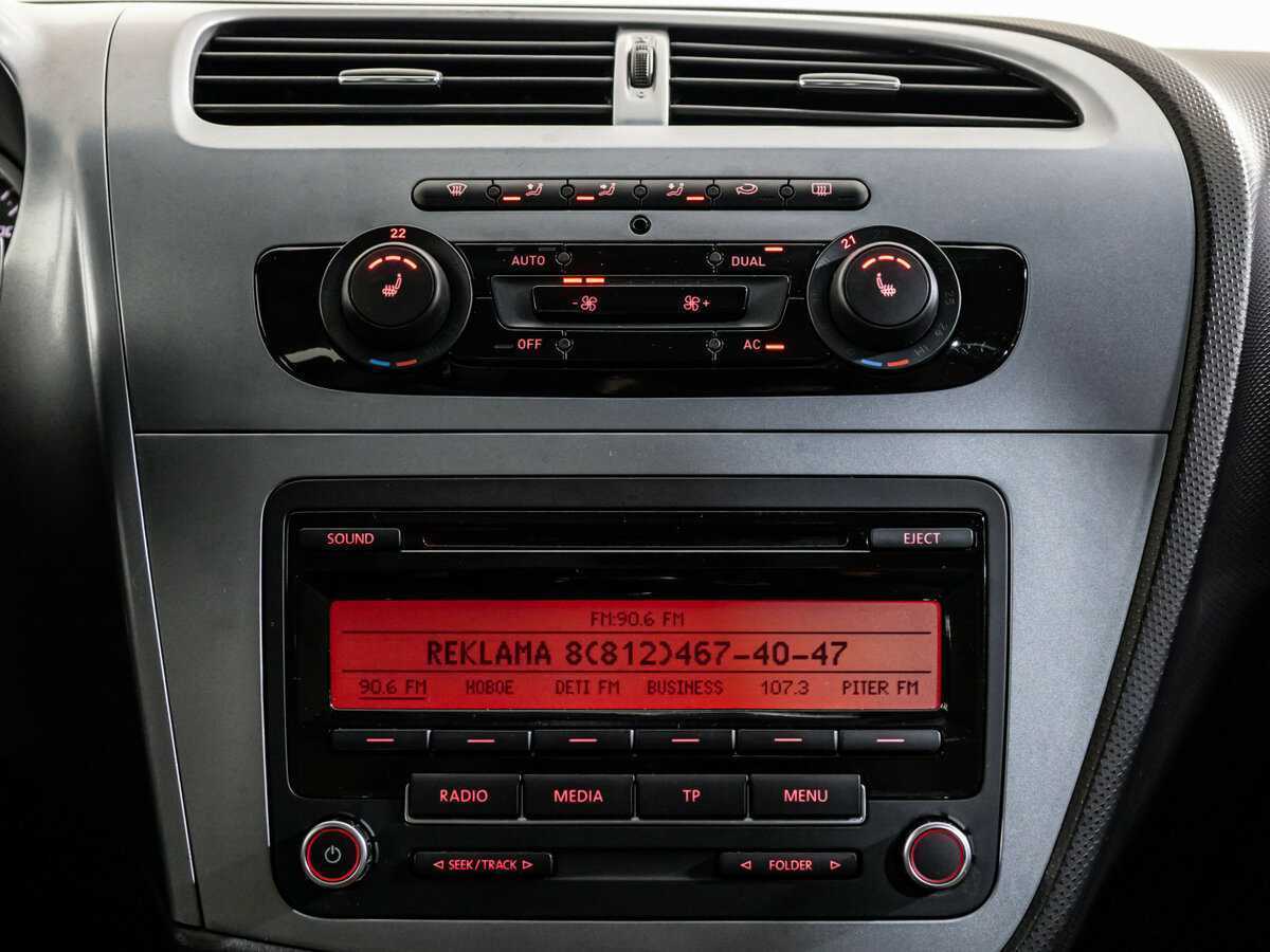 SEAT Leon с пробегом — 2012 год. Фото: #12