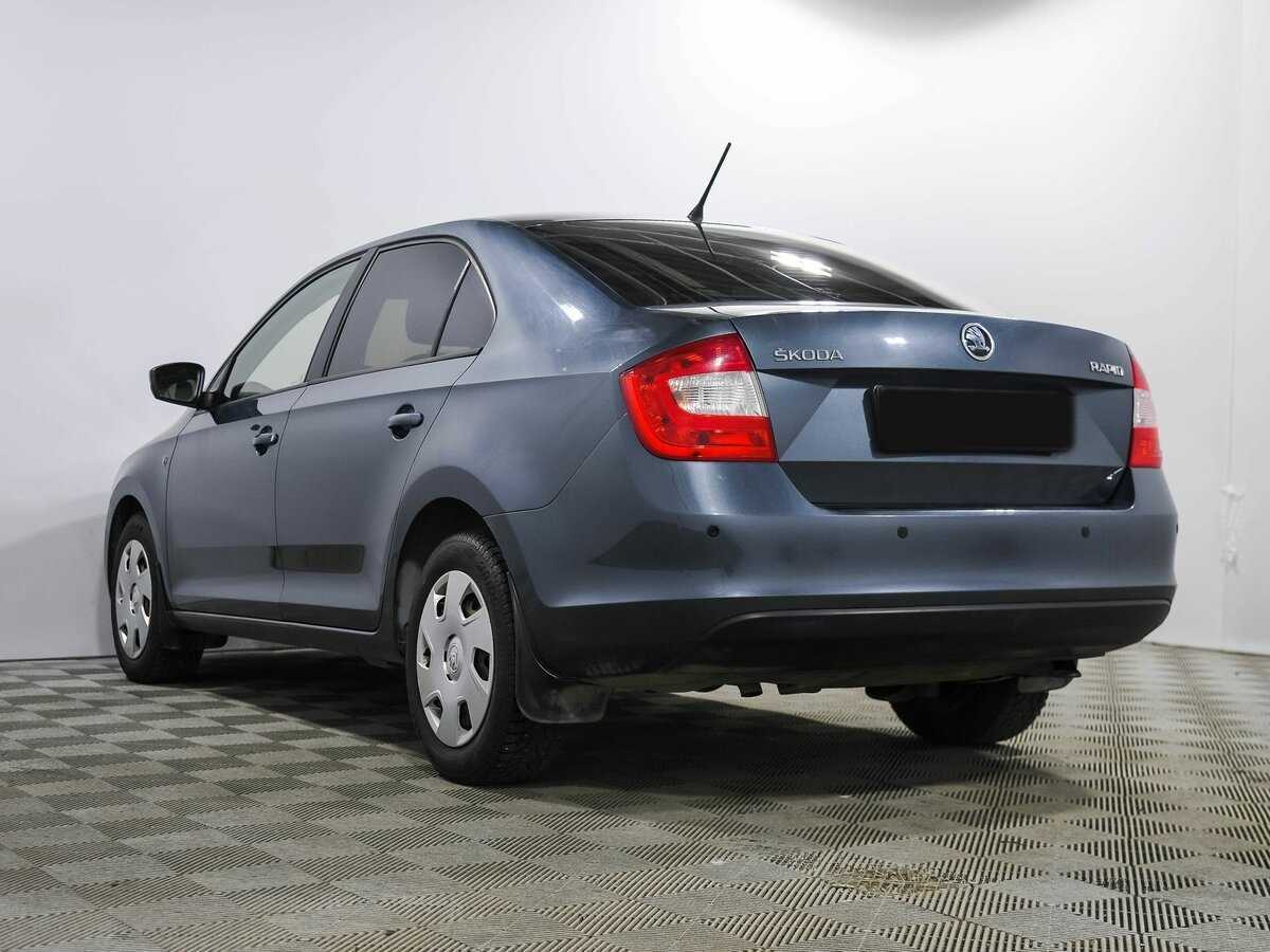 Skoda Rapid с пробегом — 2015 год. Фото: #5