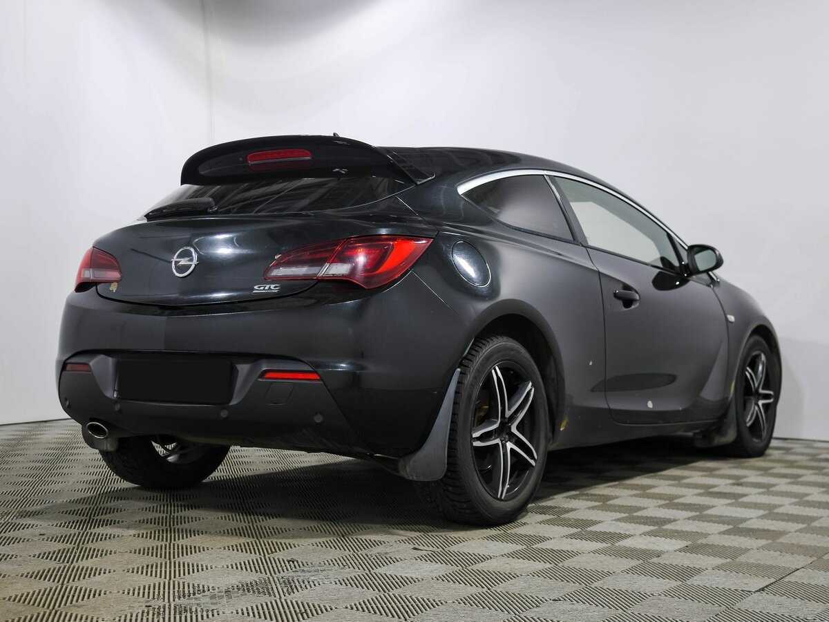 Opel Astra с пробегом — 2012 год. Фото: #3