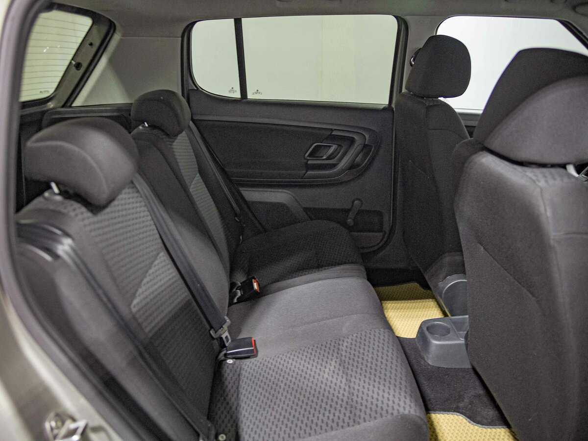 Skoda Fabia с пробегом — 2013 год. Фото: #11