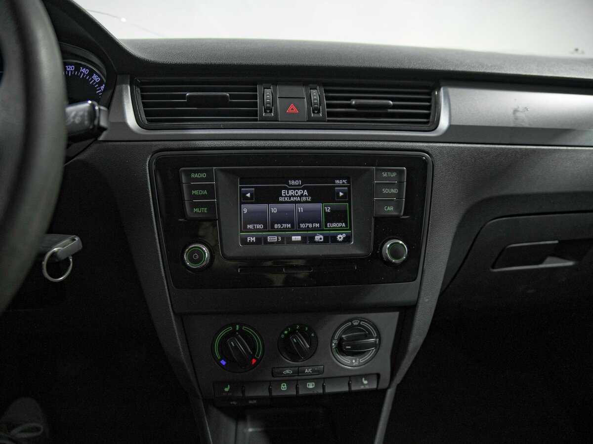 Skoda Rapid с пробегом — 2016 год. Фото: #8