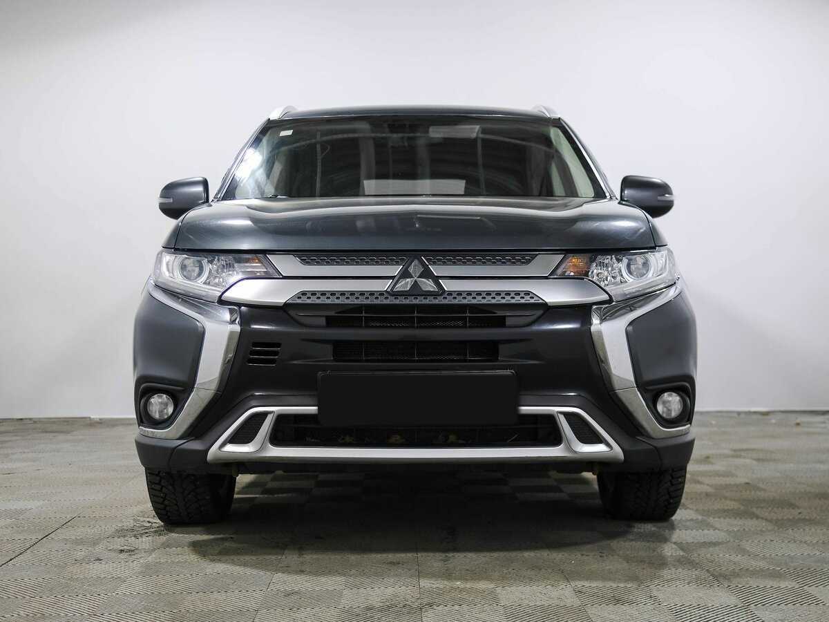 Mitsubishi Outlander с пробегом — 2018 год. Фото: #1
