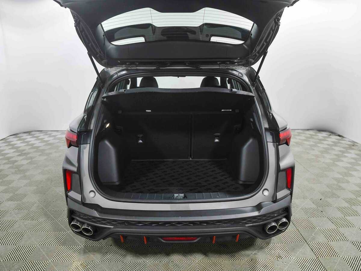 Geely Coolray с пробегом — 2023 год. Фото: #16