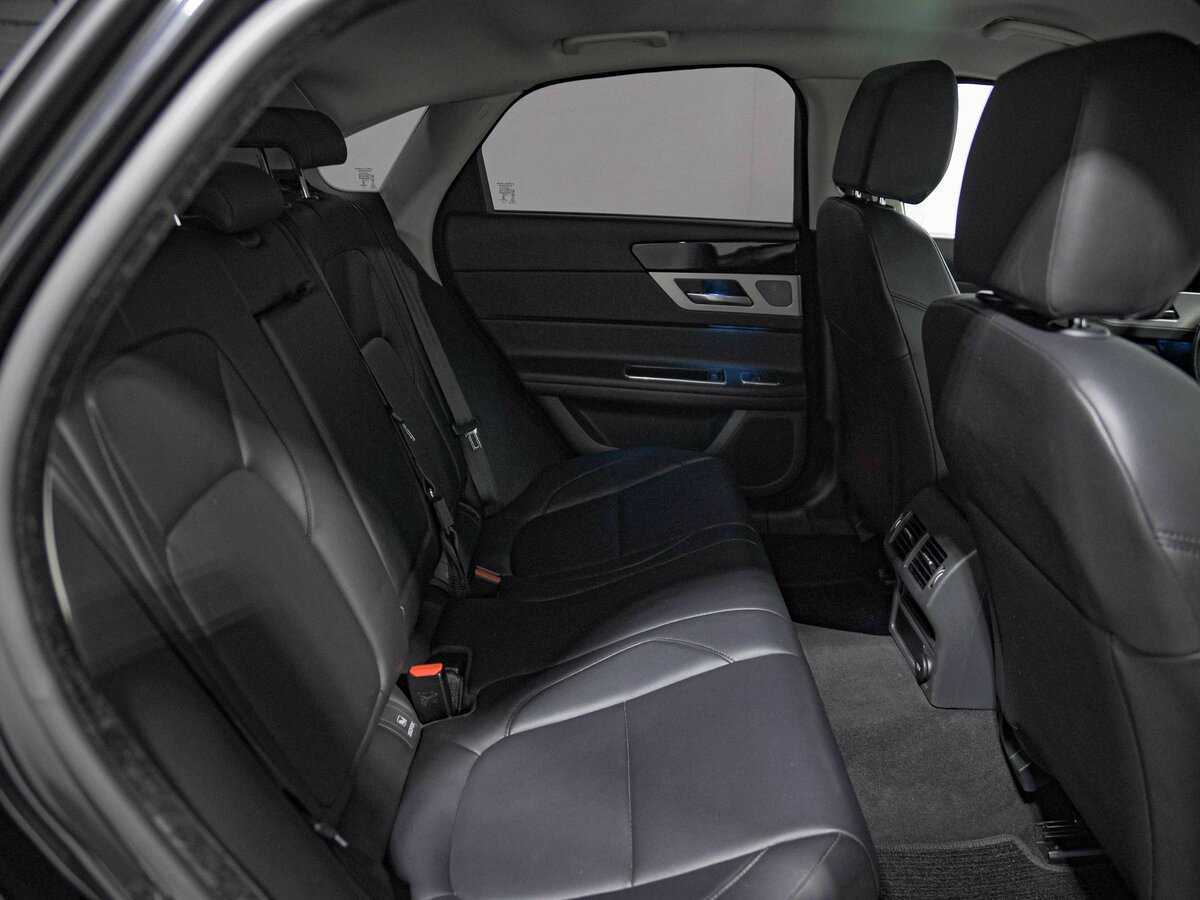 Jaguar XF с пробегом — 2017 год. Фото: #17