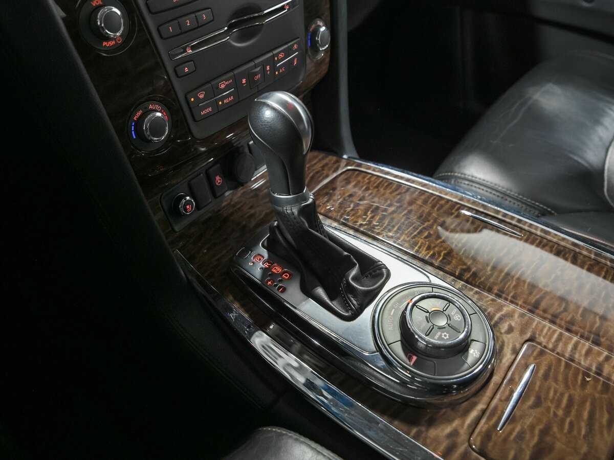 Nissan Patrol с пробегом — 2012 год. Фото: #12