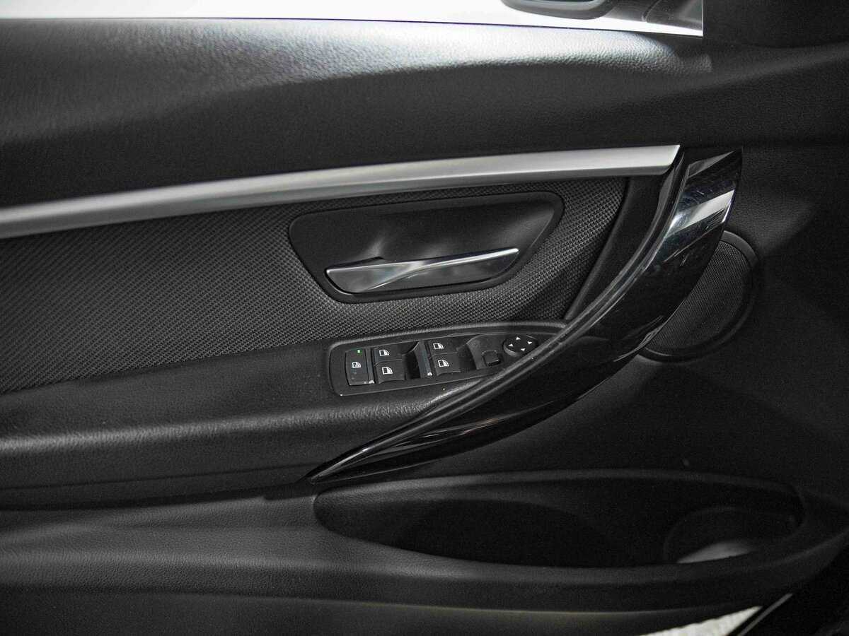 BMW 3 серии с пробегом — 2017 год. Фото: #12