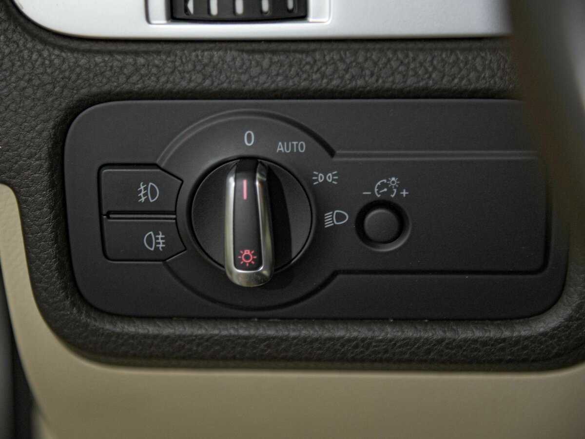 Volkswagen Touareg с пробегом — 2013 год. Фото: #14