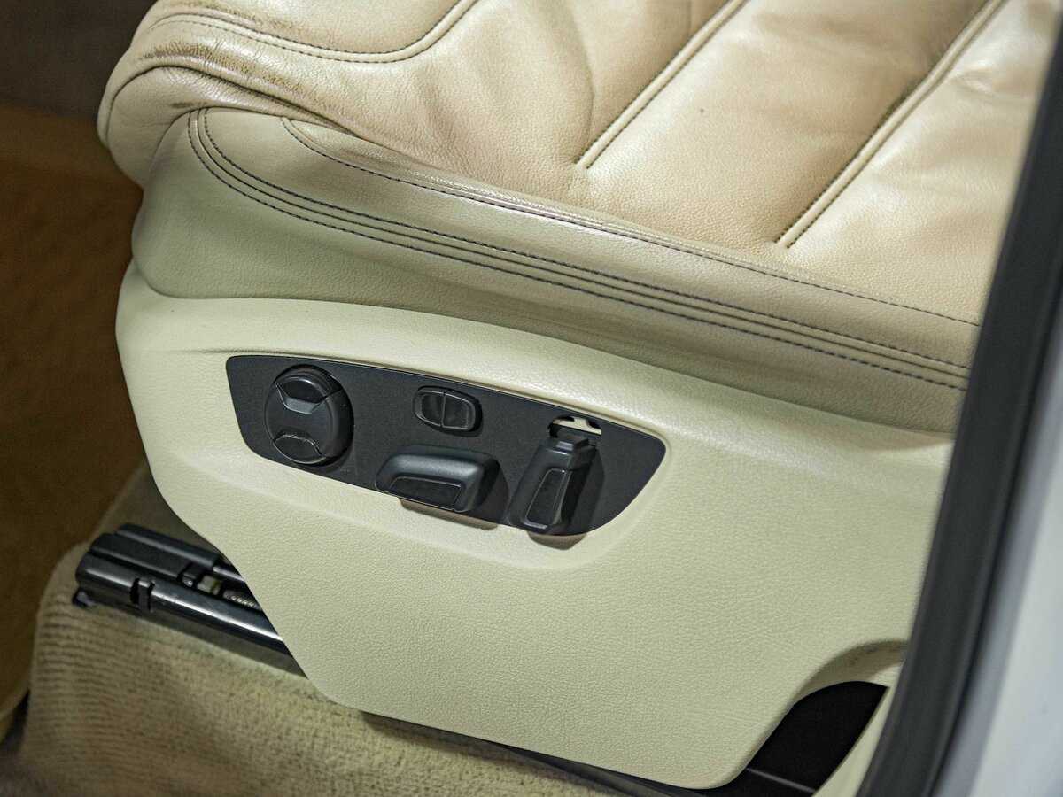 Volkswagen Touareg с пробегом — 2013 год. Фото: #15