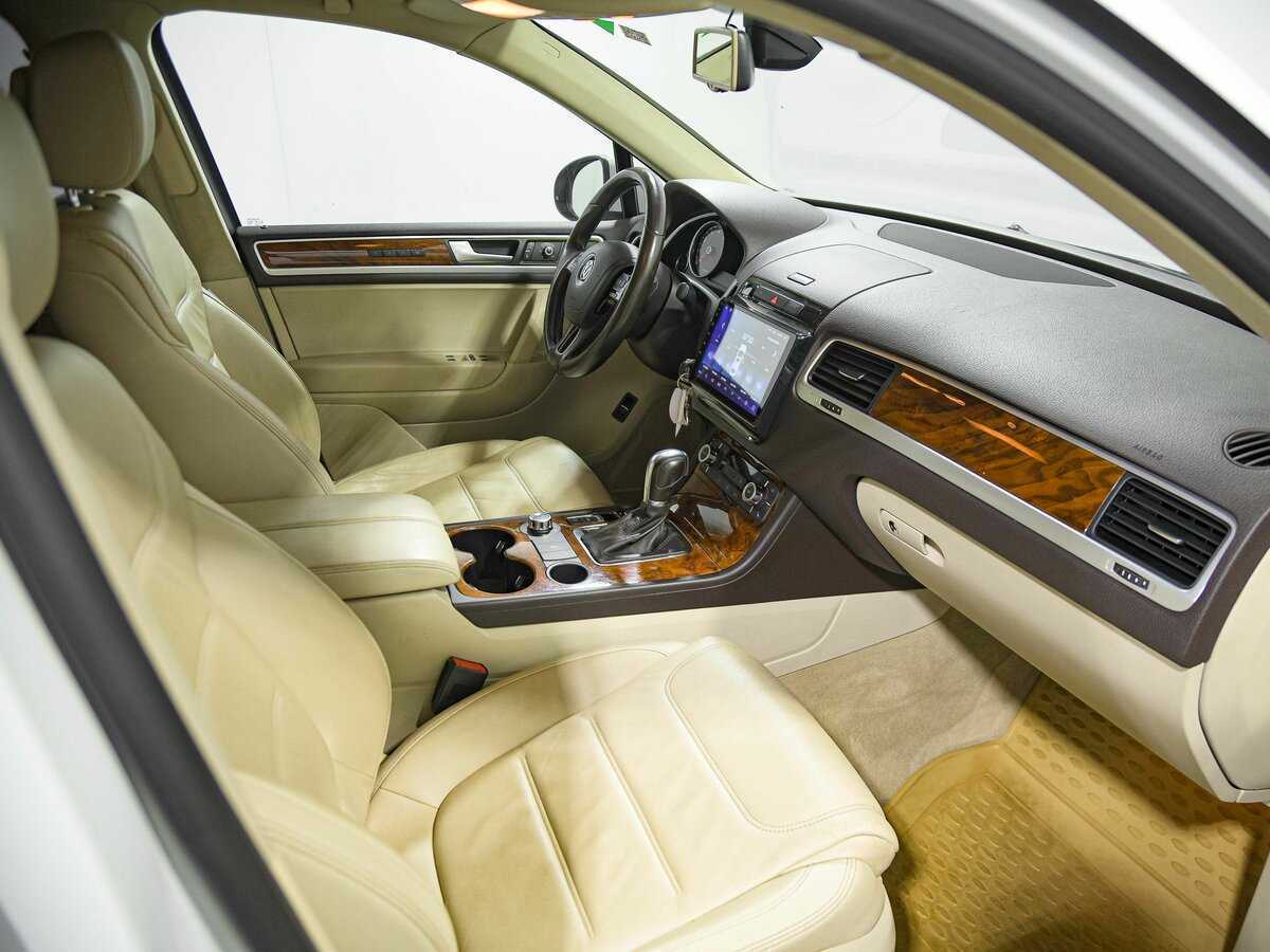 Volkswagen Touareg с пробегом — 2013 год. Фото: #17