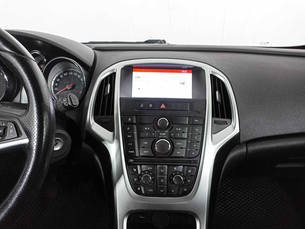 Opel Astra с пробегом — 2014 год. Фото: #14