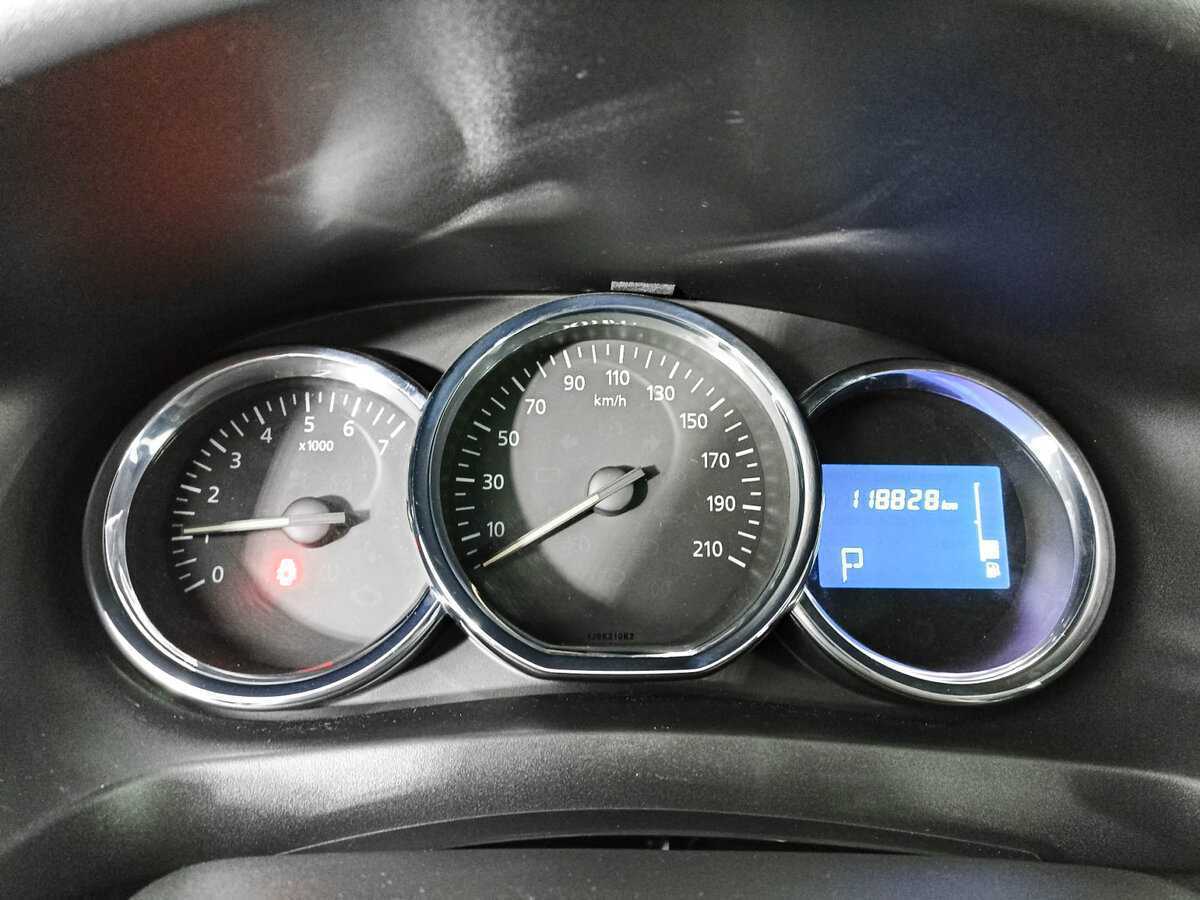 Renault Sandero с пробегом — 2018 год. Фото: #11
