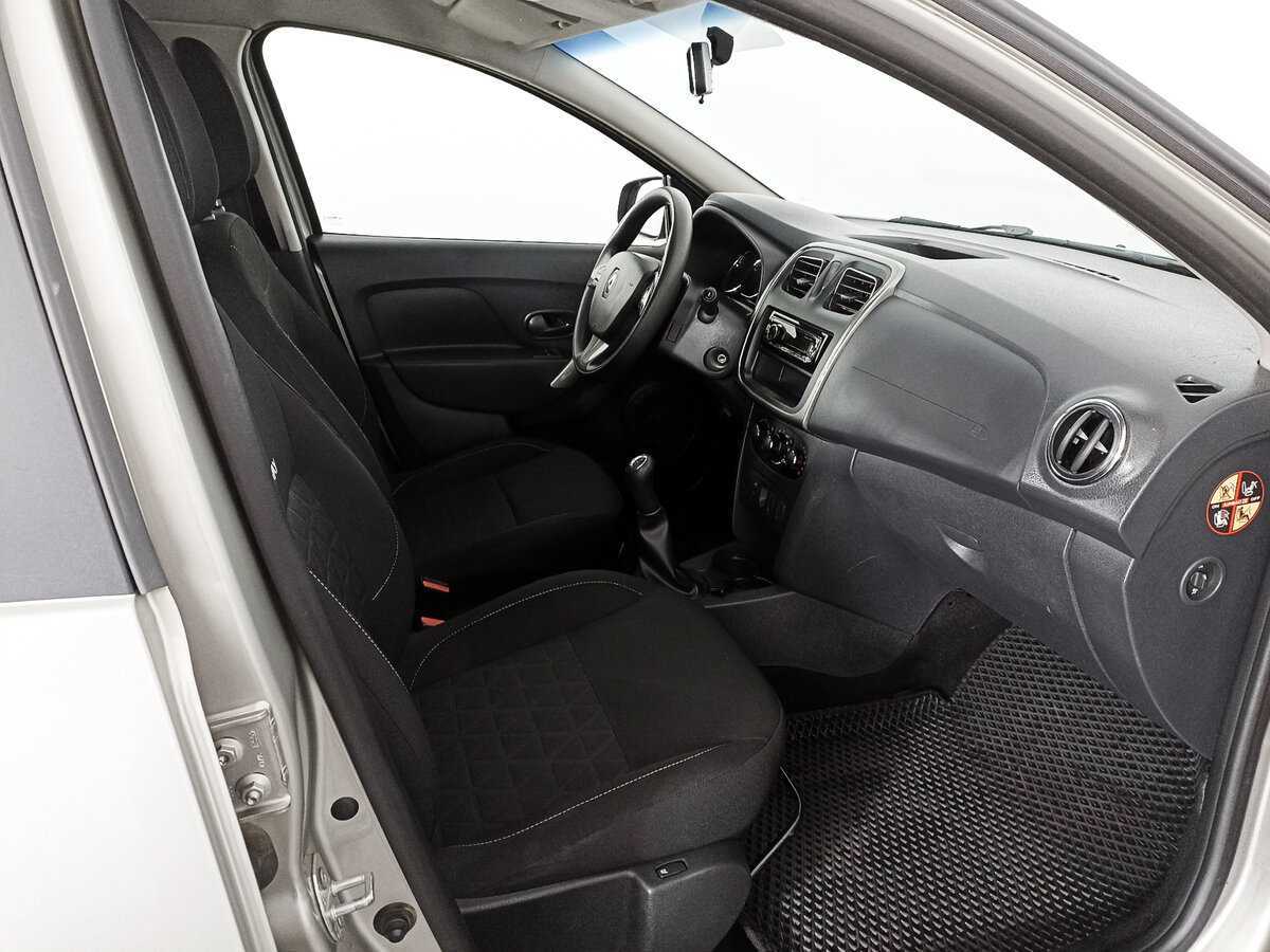 Renault Sandero с пробегом — 2017 год. Фото: #8