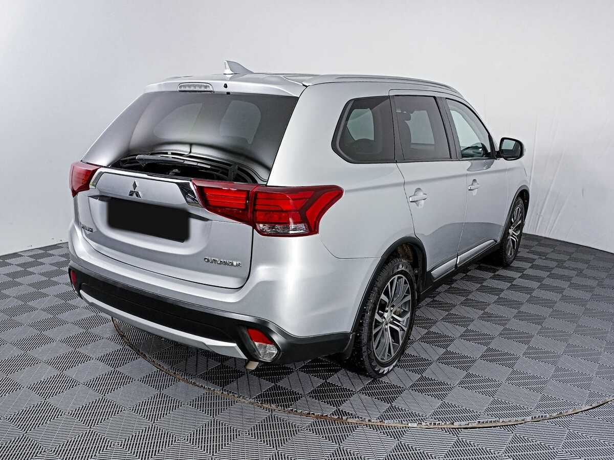 Mitsubishi Outlander с пробегом — 2018 год. Фото: #4