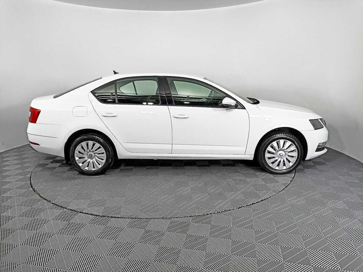 Skoda Octavia с пробегом — 2020 год. Фото: #3
