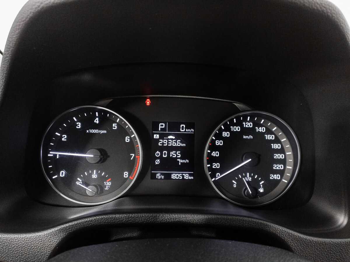 Hyundai Elantra с пробегом — 2017 год. Фото: #12