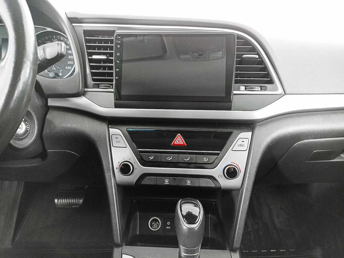 Hyundai Elantra с пробегом — 2017 год. Фото: #14
