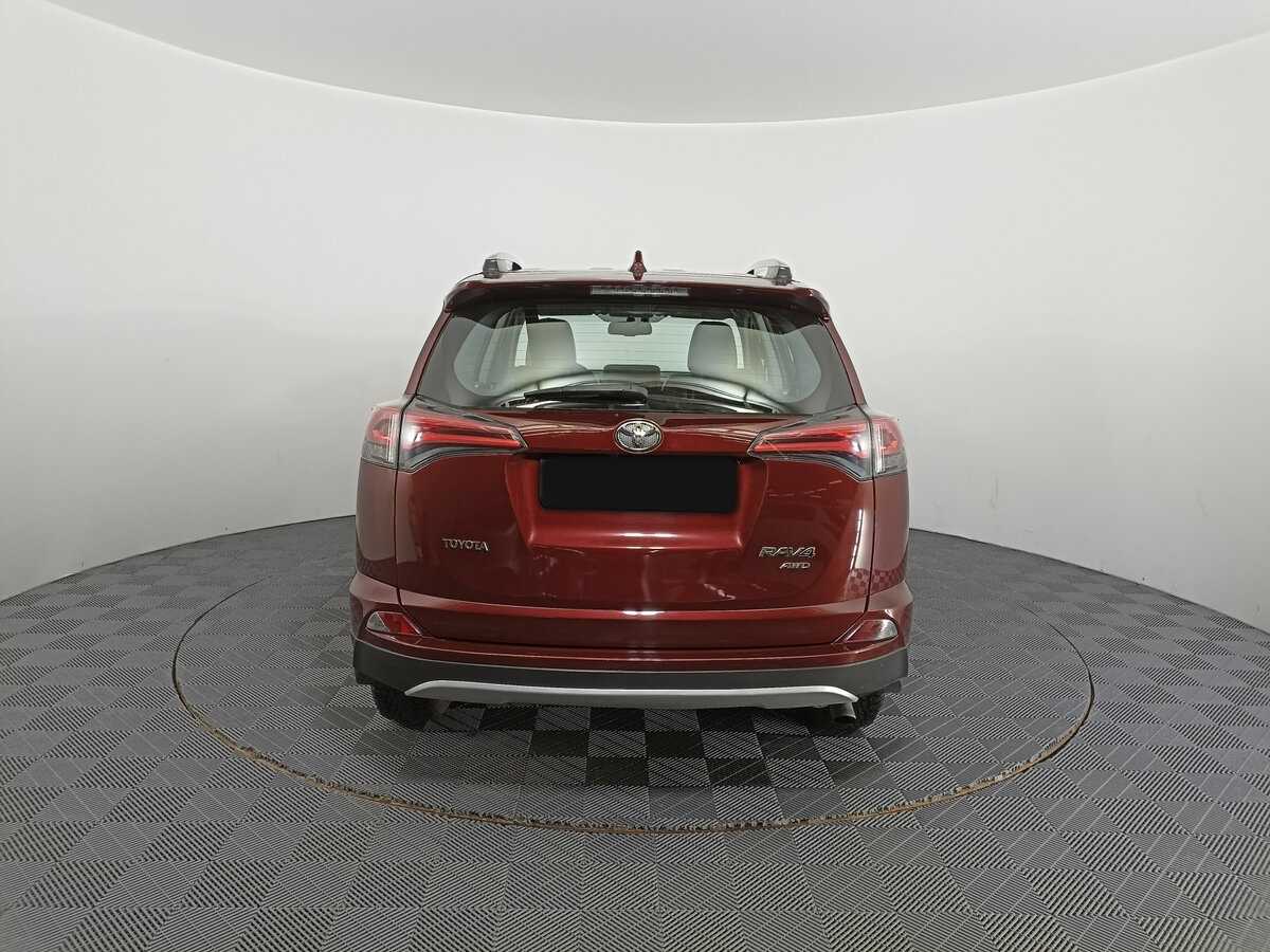 Toyota RAV4 с пробегом — 2018 год. Фото: #5