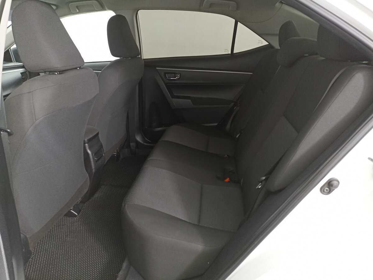 Toyota Corolla с пробегом — 2013 год. Фото: #11