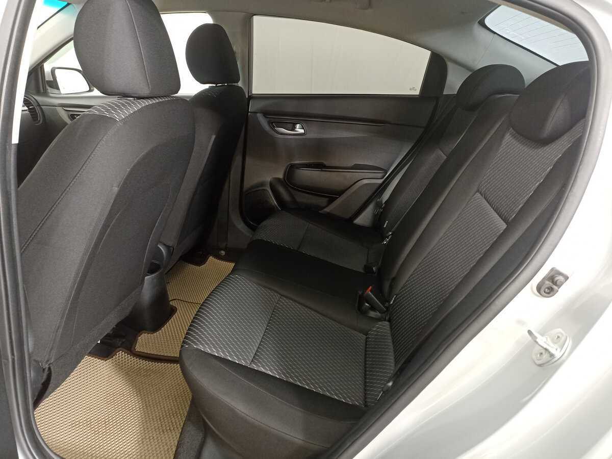 Kia Rio с пробегом — 2017 год. Фото: #11