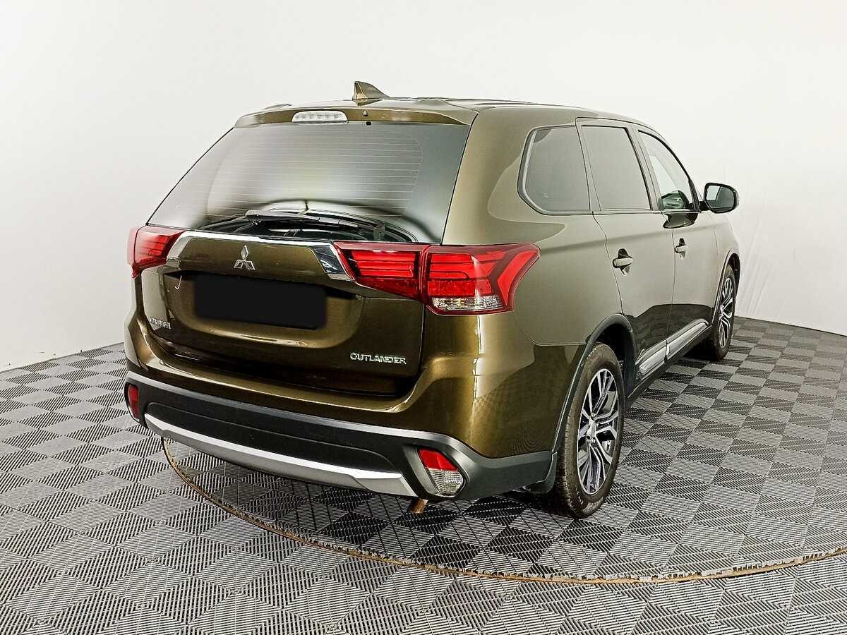 Mitsubishi Outlander с пробегом — 2018 год. Фото: #3