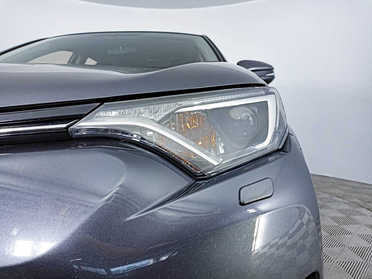 Toyota RAV4 с пробегом — 2015 год. Фото: #15