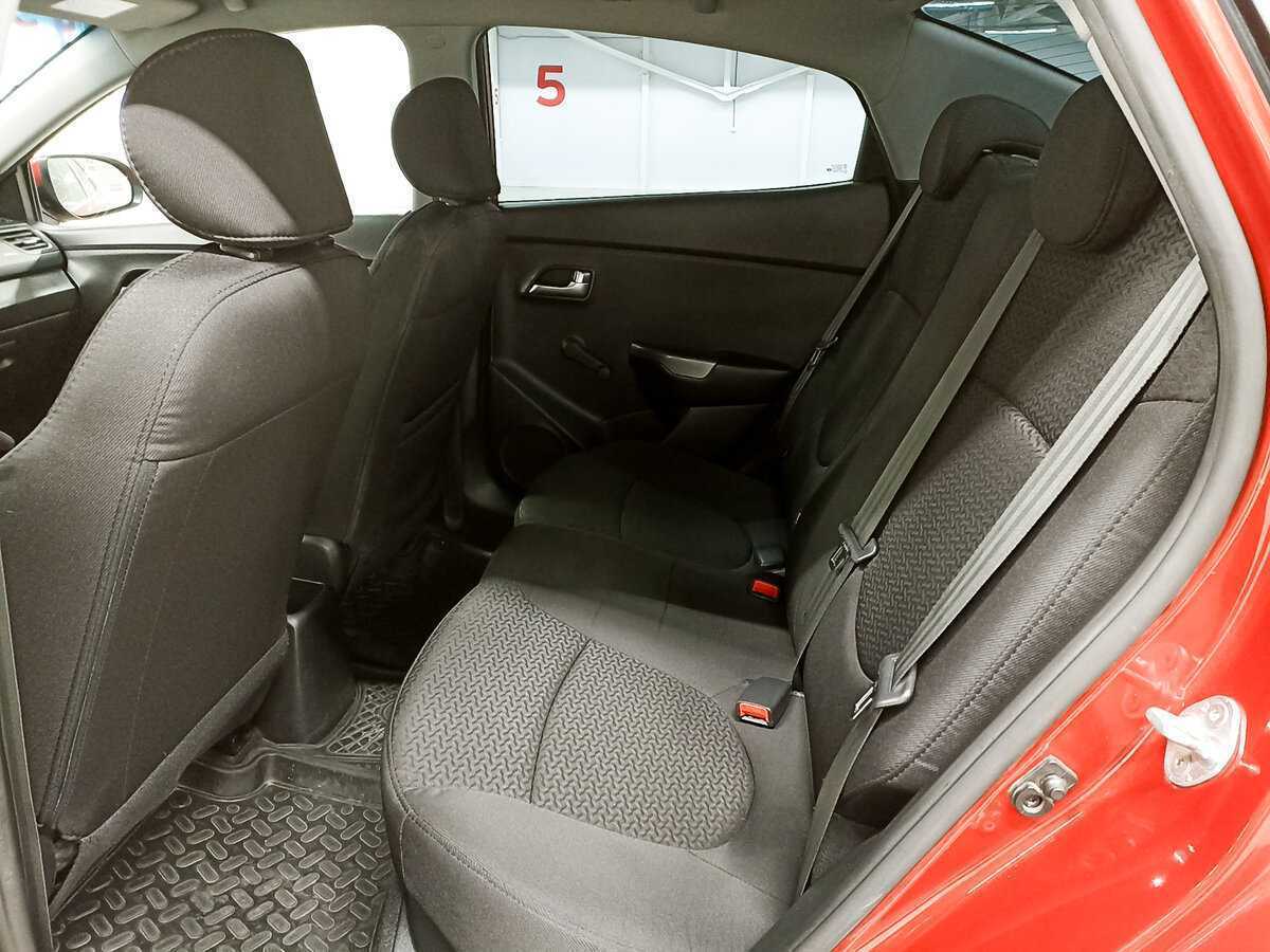 Kia Rio с пробегом — 2015 год. Фото: #11