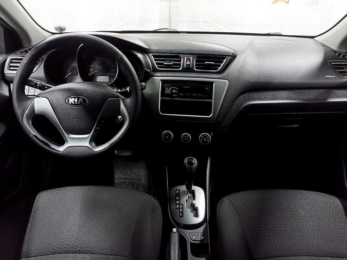Kia Rio с пробегом — 2015 год. Фото: #13