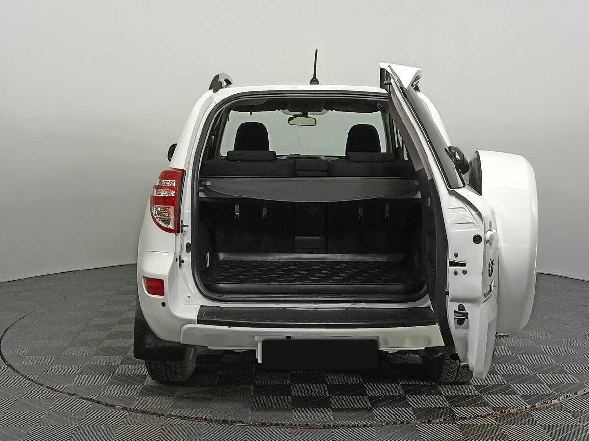 Toyota RAV4 с пробегом — 2012 год. Фото: #7