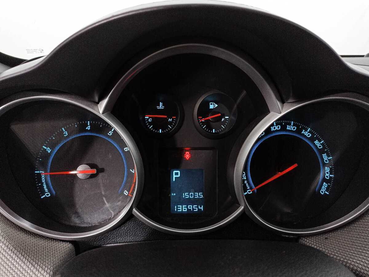 Chevrolet Cruze с пробегом — 2012 год. Фото: #12