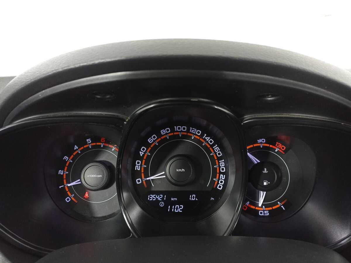 Lada (ВАЗ) Vesta с пробегом — 2017 год. Фото: #11