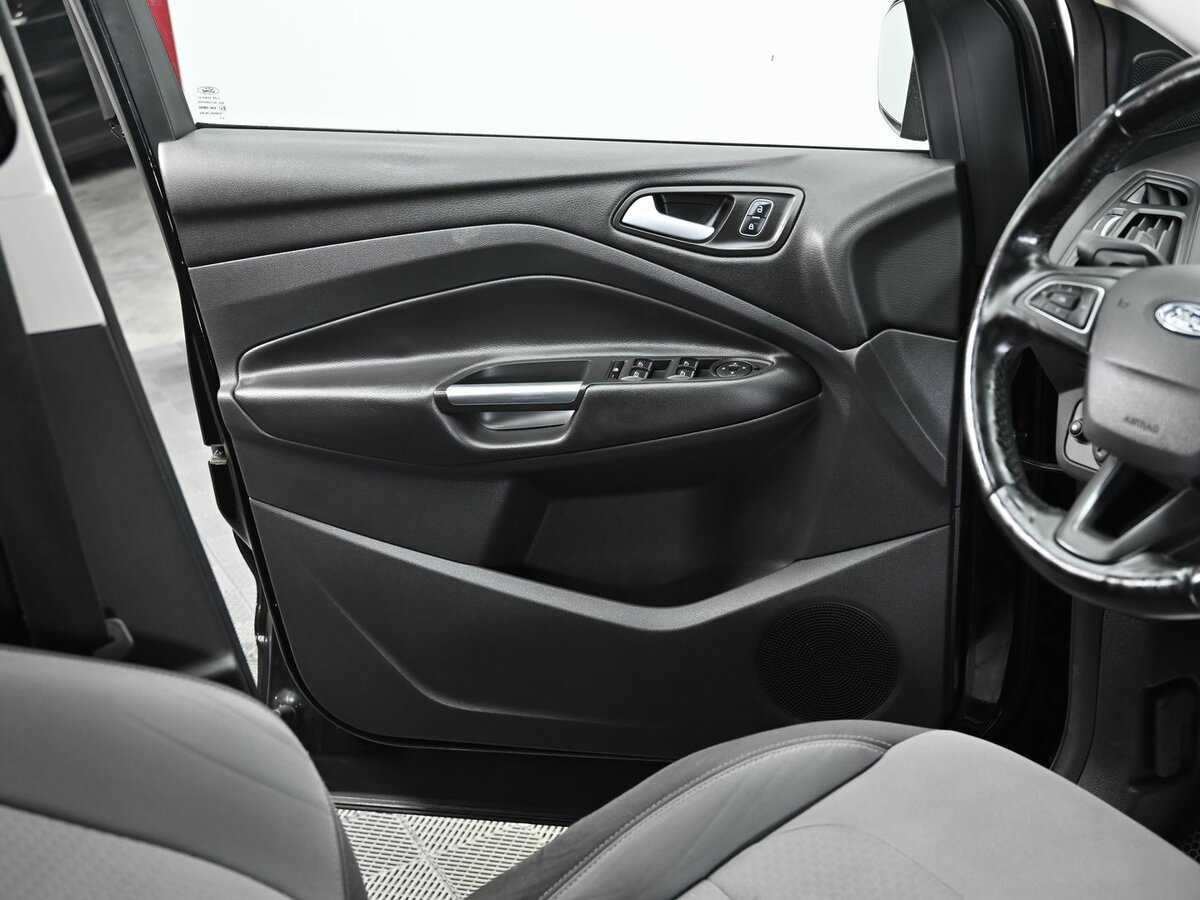 Ford Kuga с пробегом — 2017 год. Фото: #6