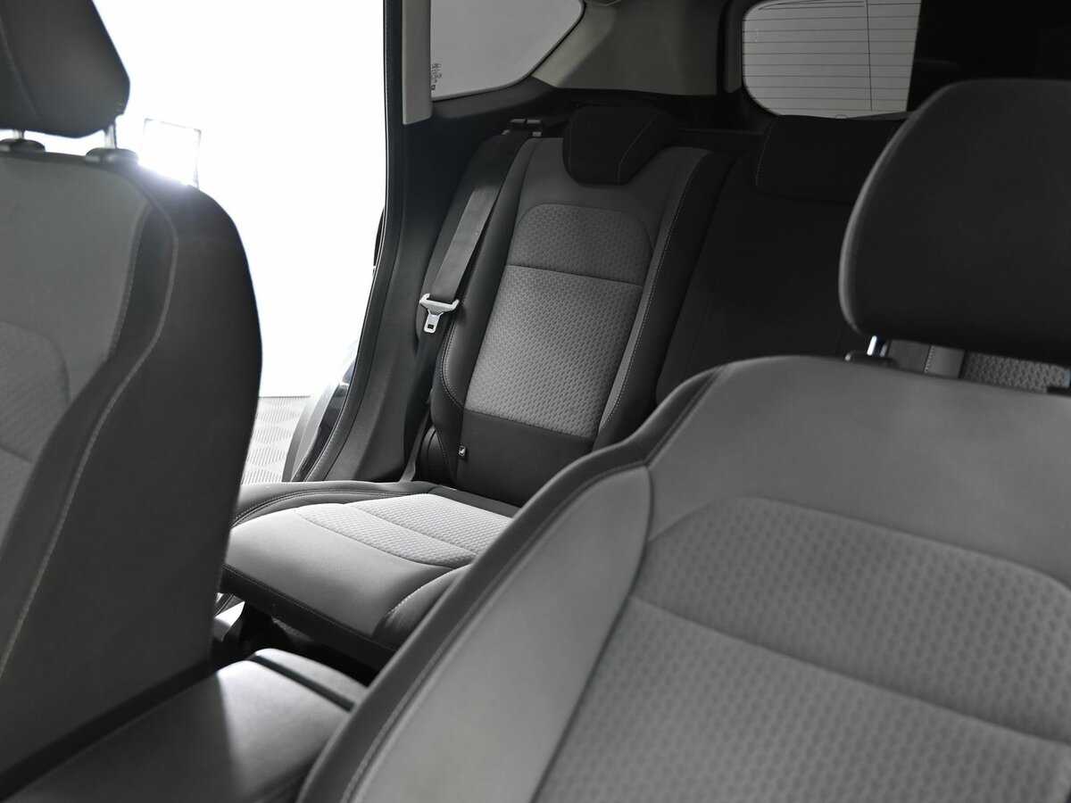 Ford Kuga с пробегом — 2017 год. Фото: #11