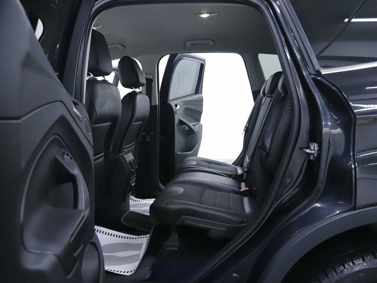Ford Kuga с пробегом — 2015 год. Фото: #18
