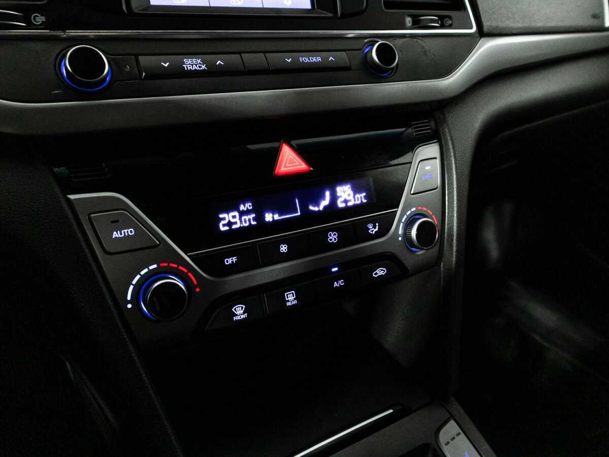 Hyundai Elantra с пробегом — 2017 год. Фото: #16