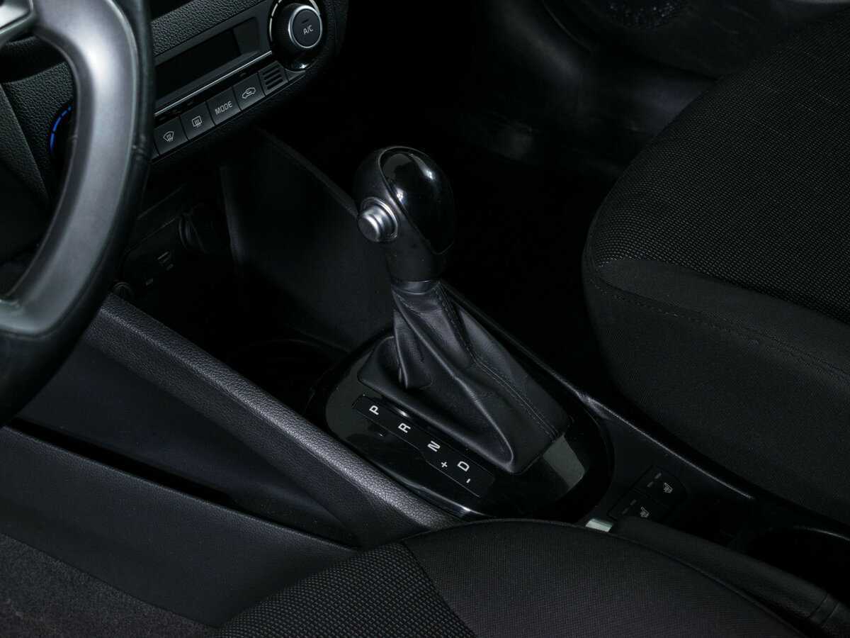 Kia Rio с пробегом — 2016 год. Фото: #13