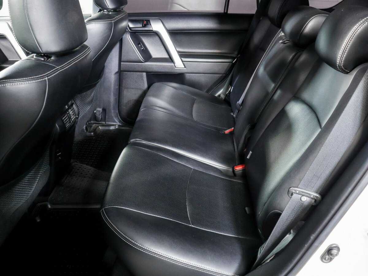Toyota Land Cruiser Prado с пробегом — 2014 год. Фото: #6
