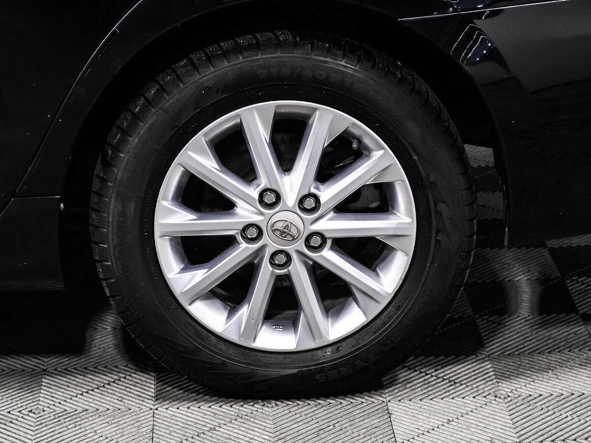 Toyota Camry с пробегом — 2016 год. Фото: #13