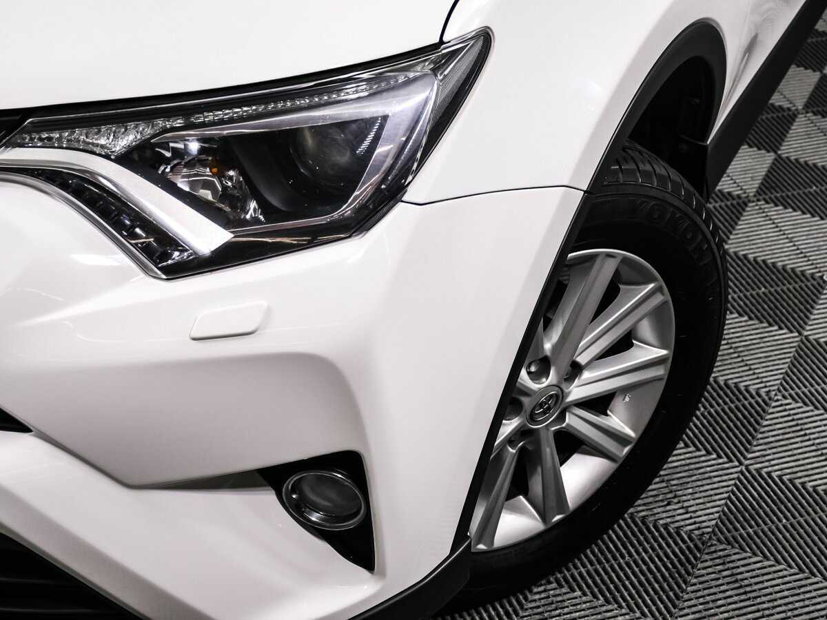Toyota RAV4 с пробегом — 2017 год. Фото: #12